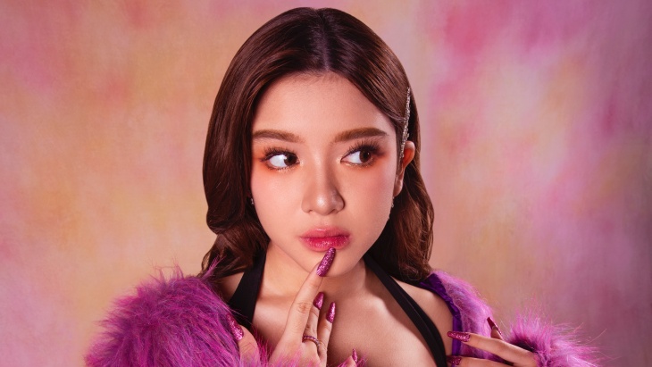 Tiara Andini Tampil Beda di 'Flip It Up'