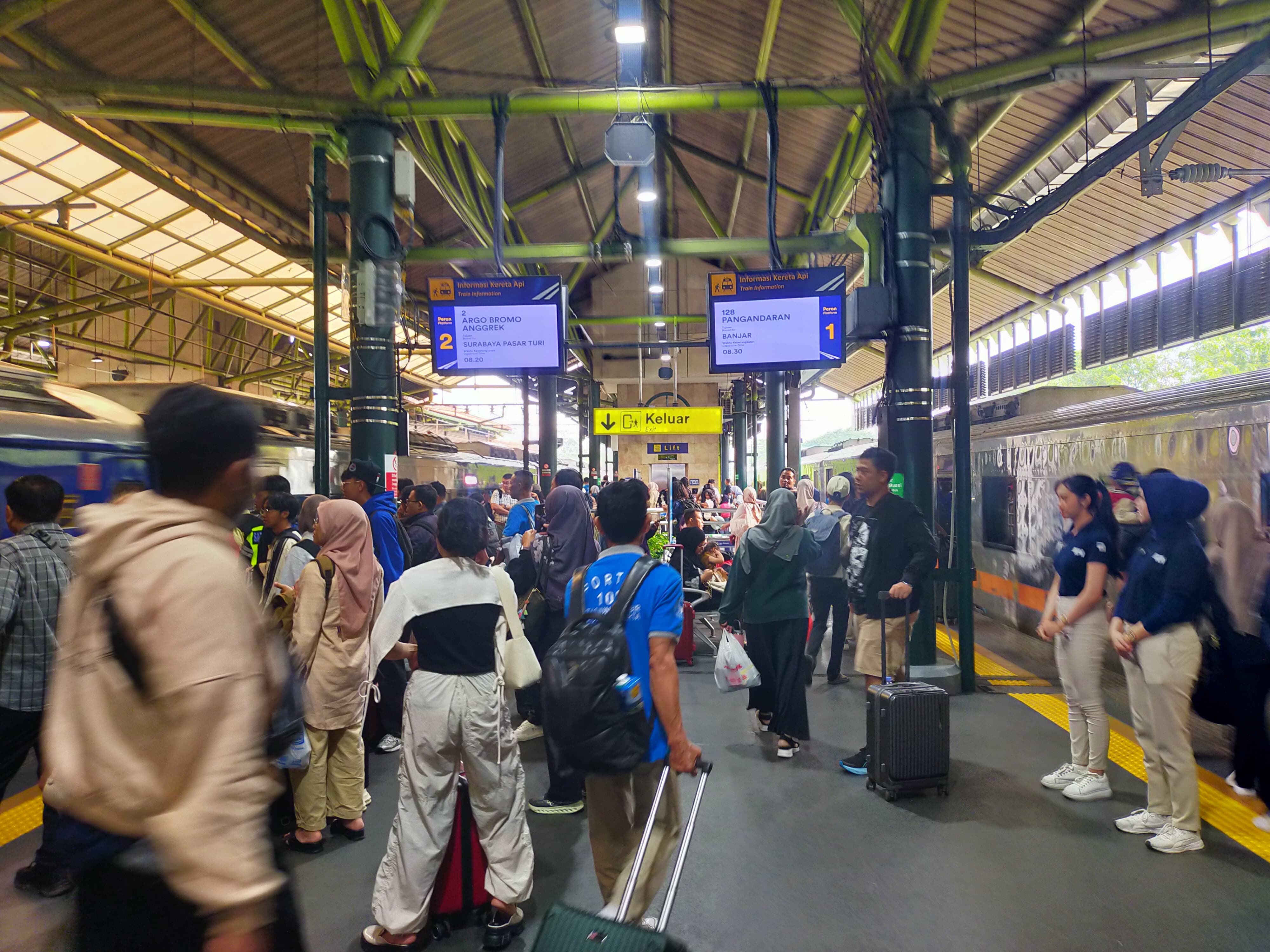 Akhir Pekan Landai, Puncak Arus Balik Idul Adha Penumpang Kereta Terjadi Senin