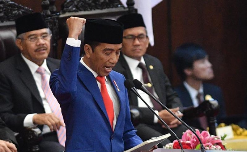 Presiden Joko Widodo menyampaikan pidato dalam Sidang Tahunan MPR di Kompleks Parlemen, Senayan, Jakarta, Jumat (16/8/2019). ANTARA FOTO/Sigid Kurniawan.