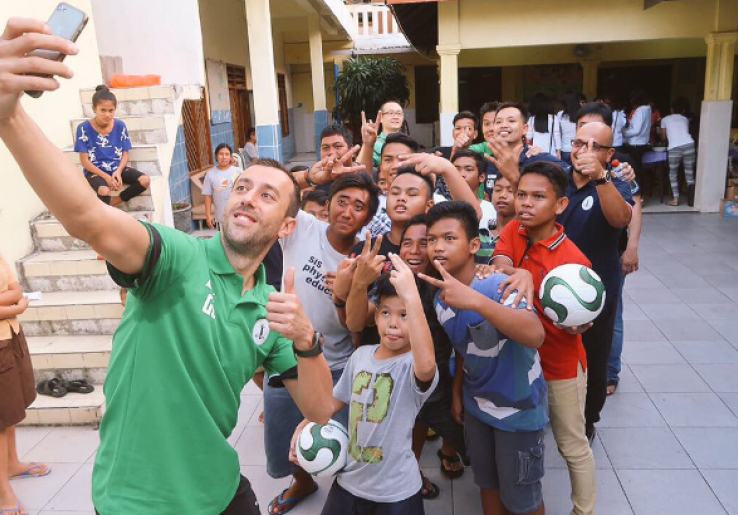 Mantan Bek Semen Padang Gabung Klub Mantan Bomber Inter Milan
