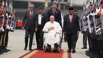 Prosesi Mengantarkan Paus Fransiksus Meninggalkan Indonesia di Bandara Soekarno Hatta