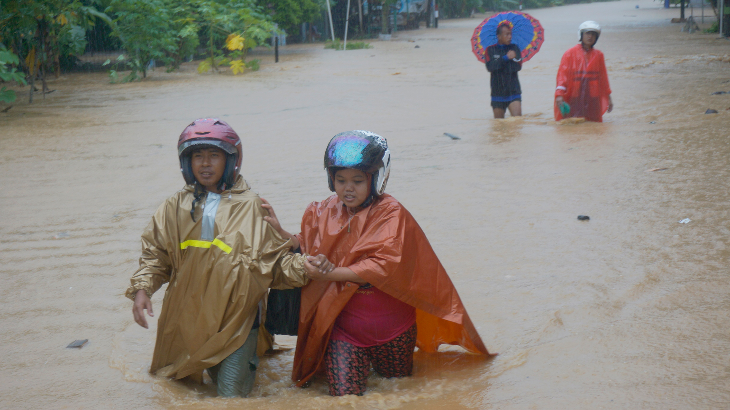 Badai Cempaka Hajar 464 Trafo, 70 Ribu Rumah di Pacitan Gelap Gulita  