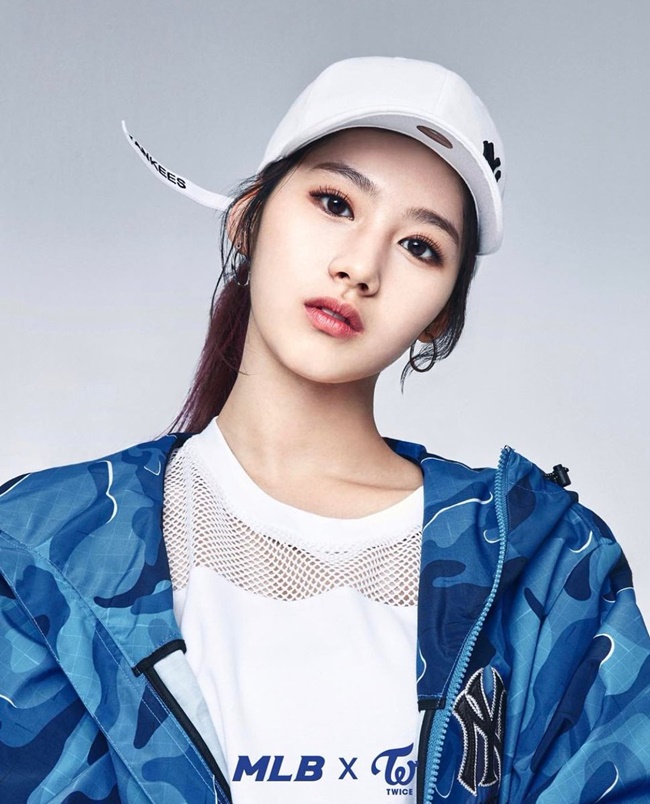 Sana TWICE