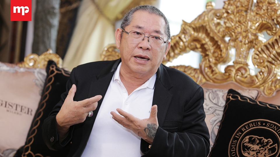 Pengusaha Jerry Hermawan Lo saat diwawancarai tim Merahputih.com di kediamannya. Merahputih.com/Rizki Fitrianto.