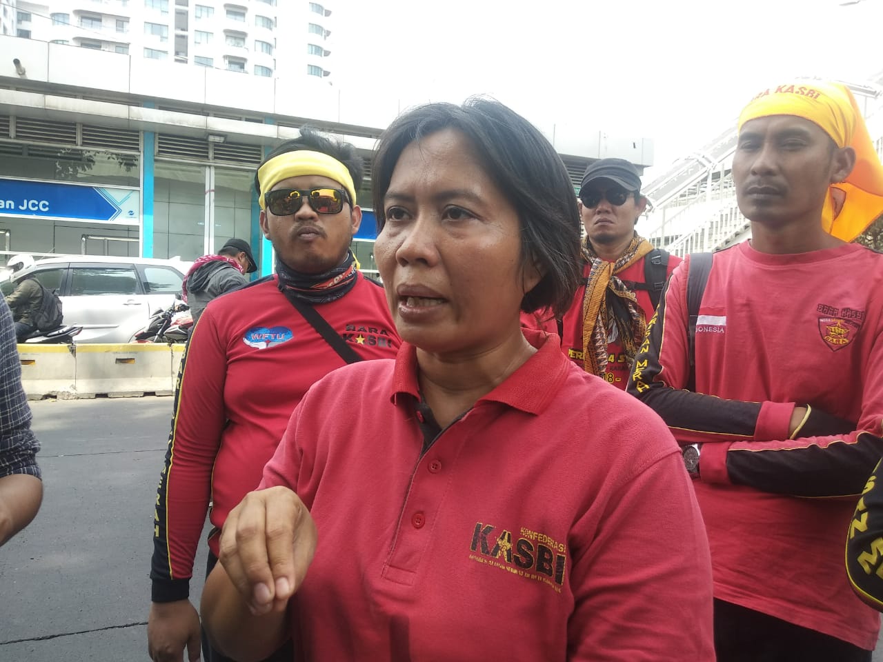 Juru Bicara Gebrak Nining Elitos