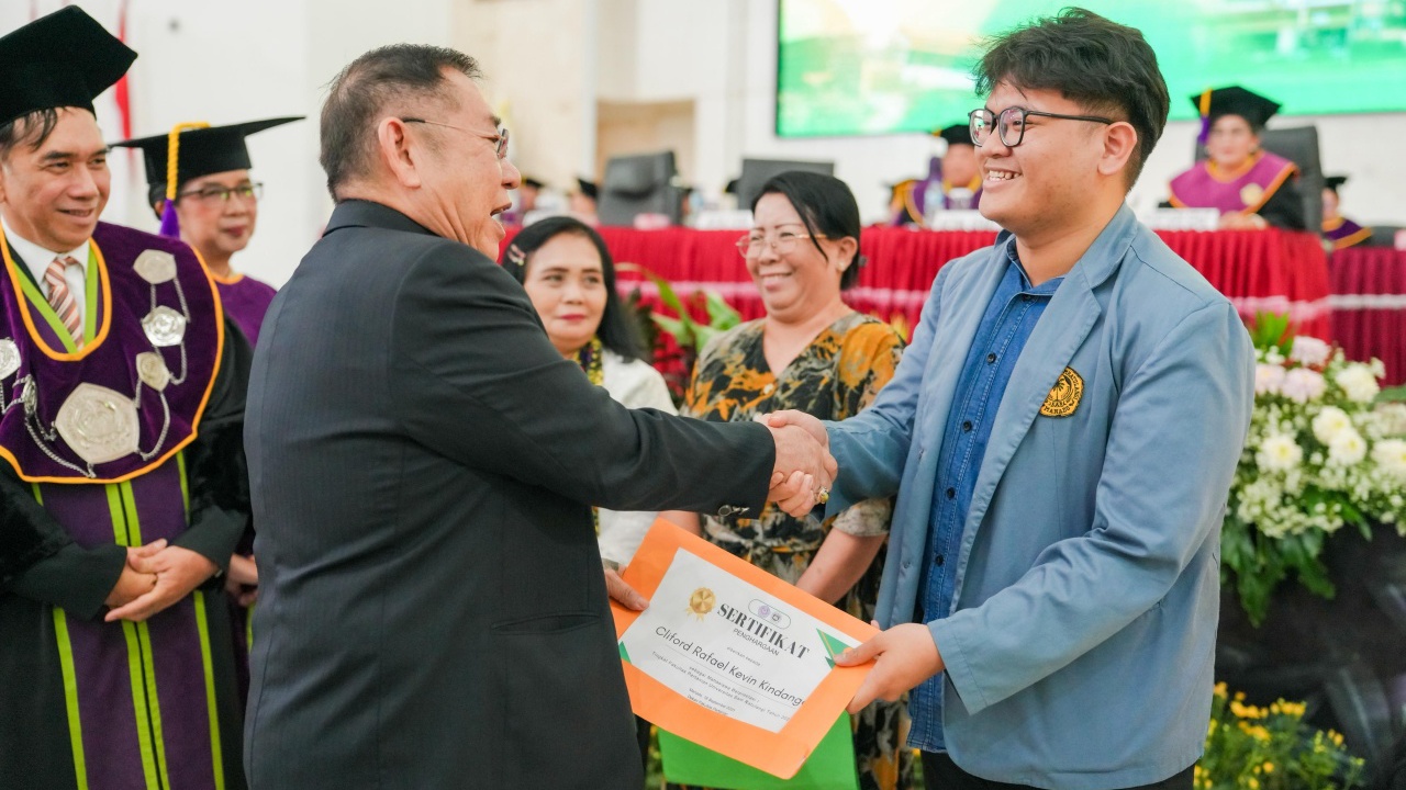 Ribuan Beasiswa Kelapa ala Jerry Hermawan Lo untuk Mendukung Program Ketahanan Pangan Prabowo