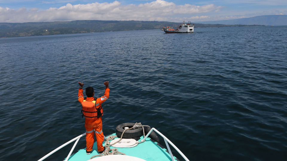 Upaya Pencarian Korban KM Sinar Bangun di Danau Toba