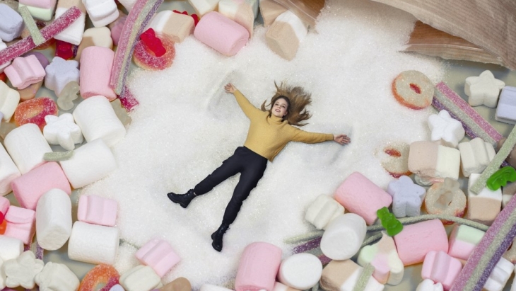 Makanan dan minuman manis bisa membuat bahagia, tidak demian menurut psikiater (Foto: 123RF/Elena Gurova)