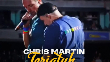 Bernasib Sama dengan Olivia Rodrigo, Chris Martin Jatuh Di Panggung Saat Konser 