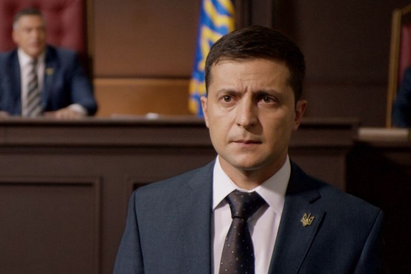 Serial komedi satire "Servant of the People" (2015) dibintangi oleh Presiden Ukraina Volodymyr Zelenskyy. (twitter.com/netflix)
