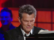 Empat Ribu Buku Dibagikan untuk Penonton Konser David Foster 