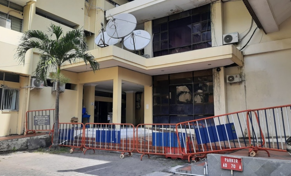 Kantor Badan Kepegawaian, Pendidikan dan Pelatihan Daerah (BKPPD) Solo, Jawa Tengah ditutup akibat COVID-19, Senin (20/7). (MP/Ismail)