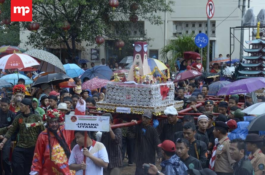Ini Dia Bentuk Replika Jam Dinding Pasar Gede