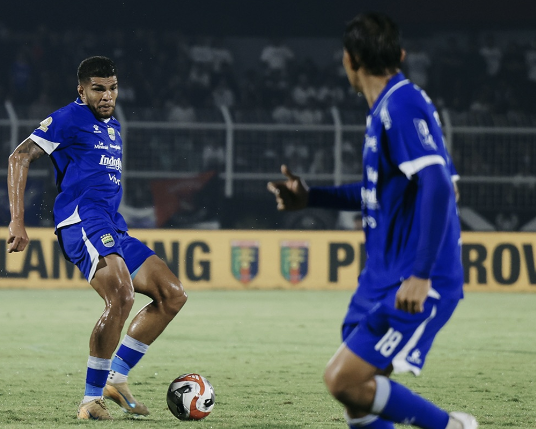 Klasemen Terbaru Liga Indonesia Super League Setelah Persib Bandung Comeback Menang 4-2 atas Bhayangkara FC, Tidak Biarkan Borneo FC Lama di Puncak