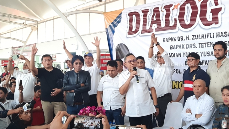 Datang ke Pasar Senen, Zulhas Bolehkan Jualan Pakaian Bekas Impor Sampai Stok Habis