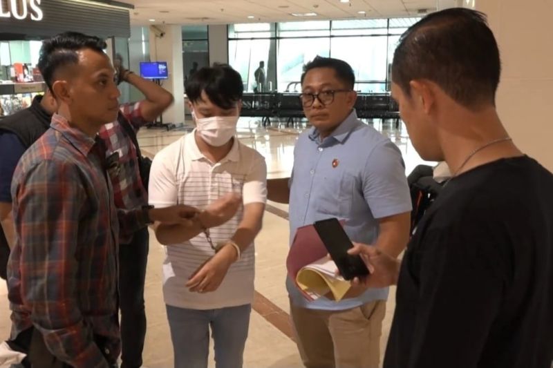 Dicokok di Bandara Juanda, Pengusaha Suruh Siswa SMK Gloria 2 Gonggong Jadi Tersangka