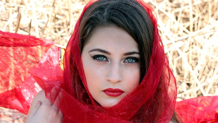 Make-up wanita. (Foto: Pixabay/AdinaVoicu)
