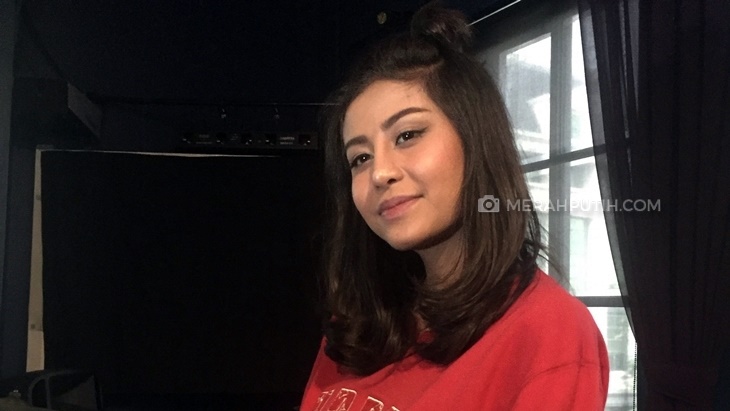 Heboh, Selebgram Awkarin Diduga Langgar Kontrak Kerja