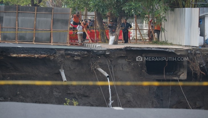 Polda Jatim Tetapkan 2 Tersangka Kasus Jalan Gubeng Ambles