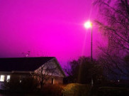 Di Swedia Langit Malam Menjadi Ungu