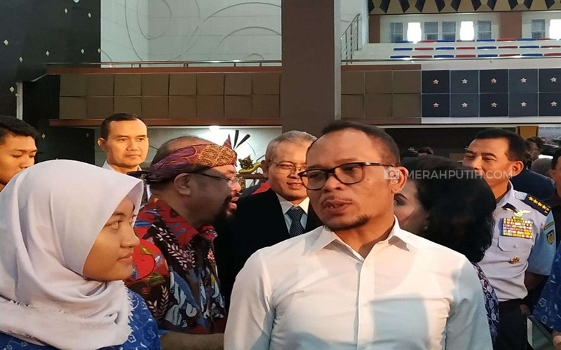 Dinilai Kurang Aspiratif, Pemerintah Kaji Ulang UU Ketenagakerjaan