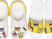 Aneka Kudapan Korea di Sandal Crocs