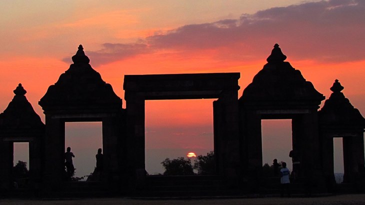 Menelusuri Sejarah, Wisata Mendidik