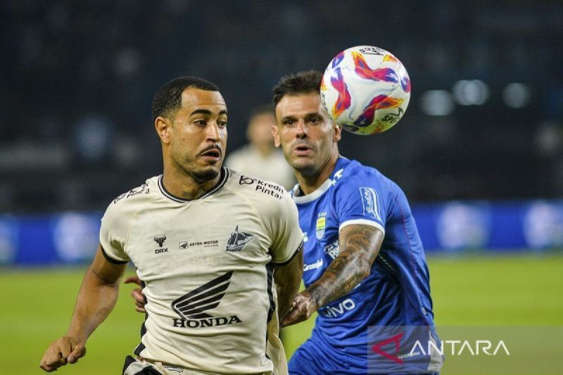 Persita Tangerang Diperkuat Gelandang Serang Tyronne del Pino