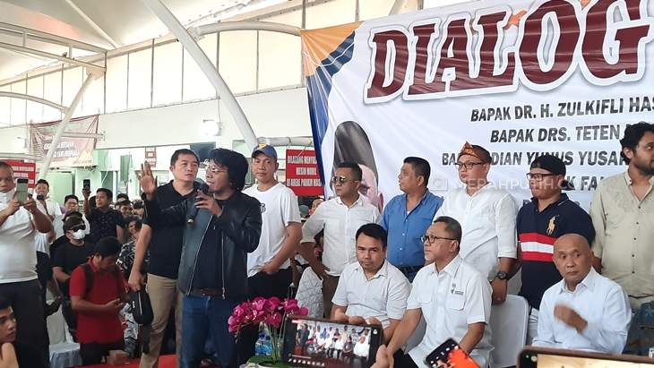 Adian Acungi Jempol Zulhas dan Teten Berani Hadapi Ratusan Penjual Thrifting