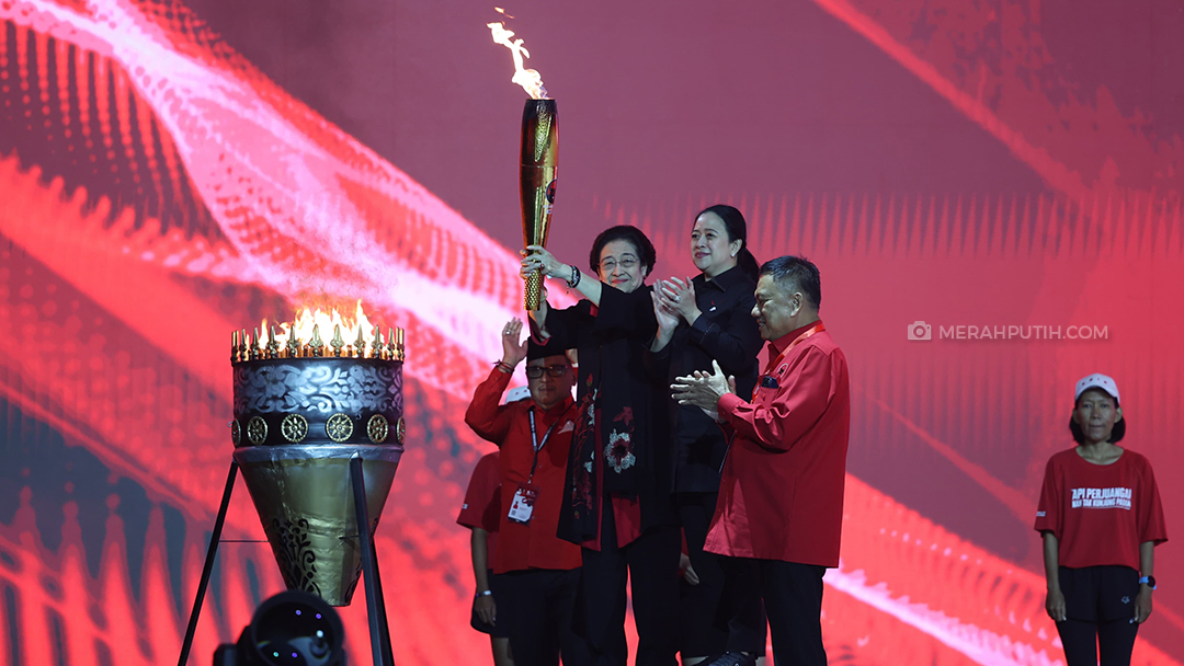 Obor Api Perjuangan nan tak Kunjung Padam Menyala di Rakernas V PDIP, Dikawal Kader Melintasi 20 Kabupaten