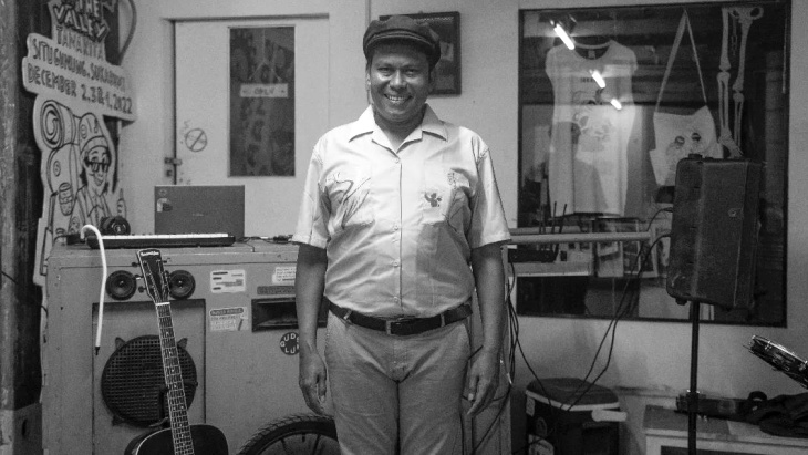 Musisi Jon Kastella Meninggal Dunia