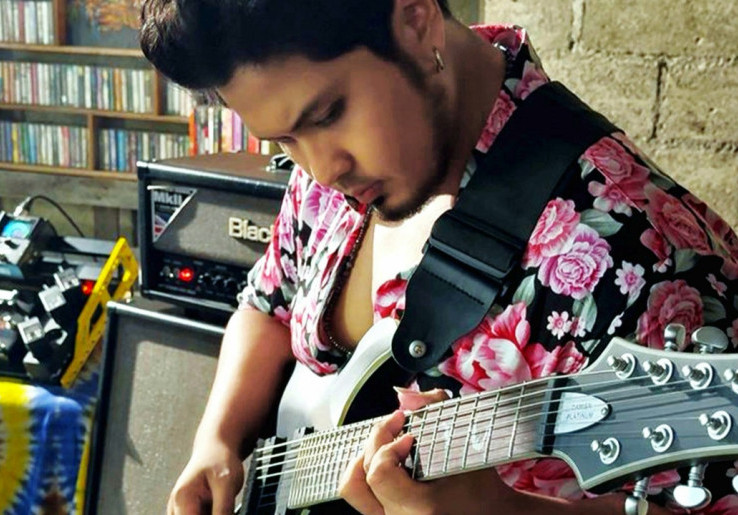 Gitaris Bless The Knights Gandeng Schecter untuk Proyek Musik Terbaru