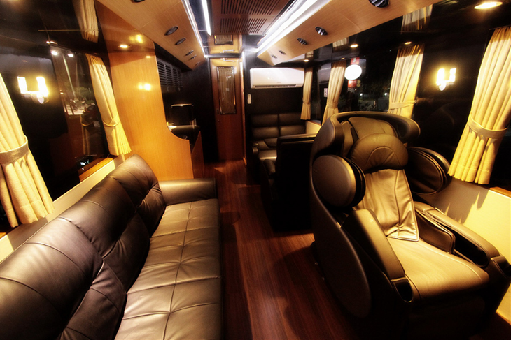 Interior AM Trans Luxurious. (amtransluxurious.com)