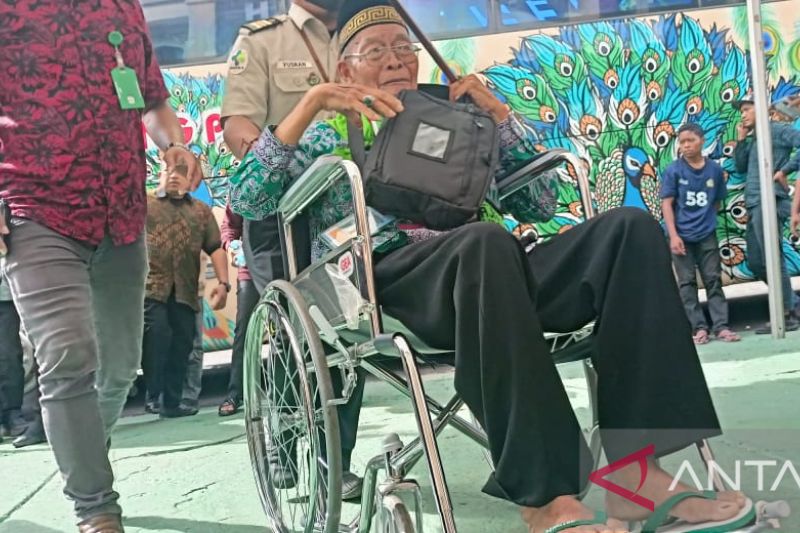 Pemerintah Kirim 200 Kursi Roda Buat Puncak Haji