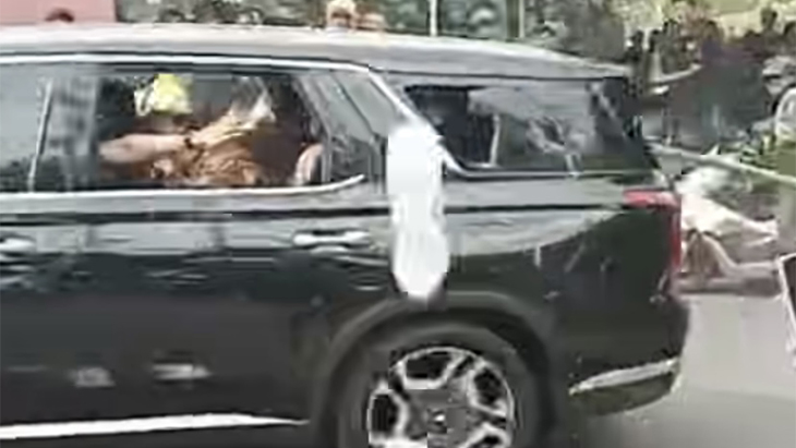 Mobil Berpelat ZZH Milik ASN Kementerian Dirusak Massa, Polisi Lakukan Penyelidikan