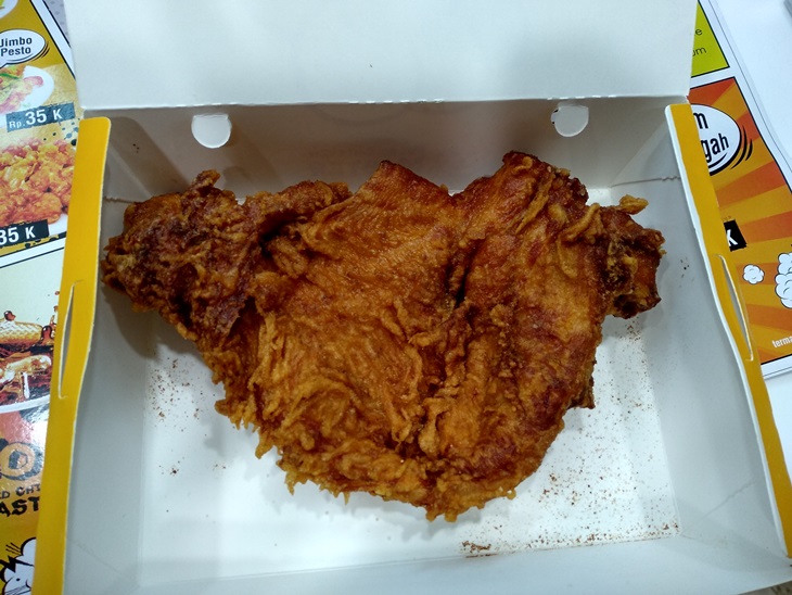 Daging ayam yang empuk (MP/Ikhsan Digdo)
