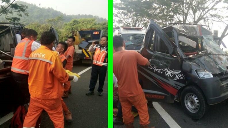 Minibus Tabrak Truk Trailer di Tol Cipularang, Satu Tewas