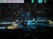 Konser di Jerman, Linkin Park Bawakan Lagu 'Heavy Is The Crown'