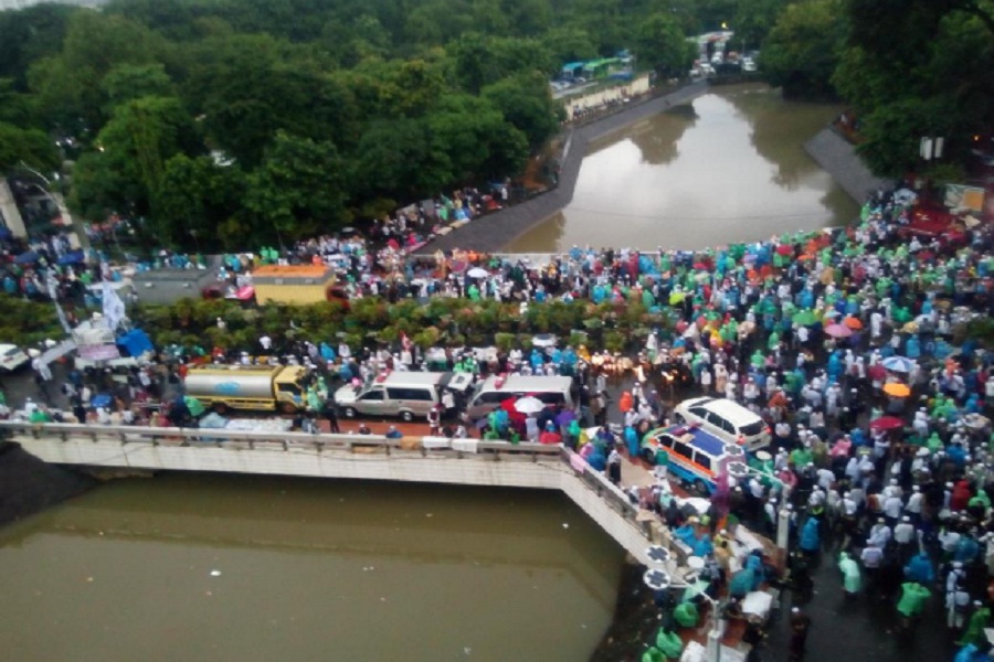 Long March Peserta Aksi 112