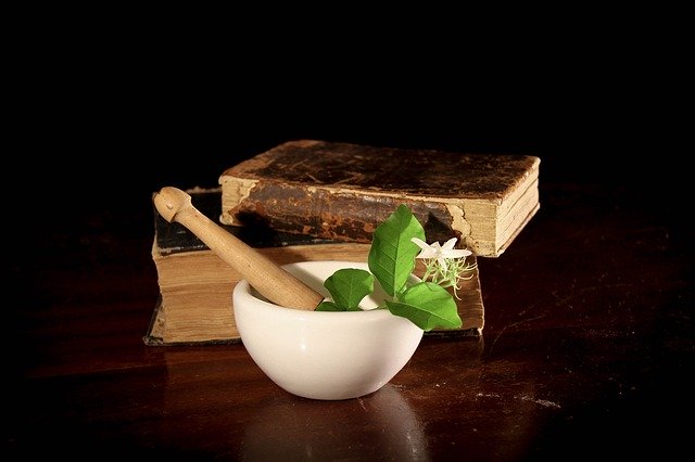 Jamu menjadi minuman populer di masyarakat Indonesia (Foto: Pixabay/angelorosa)