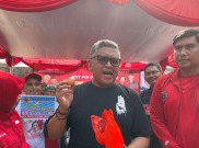 Bagi Bagi Telur Ganjar - Mahfud Dinilai Tiru Program Prabowo - Gibran