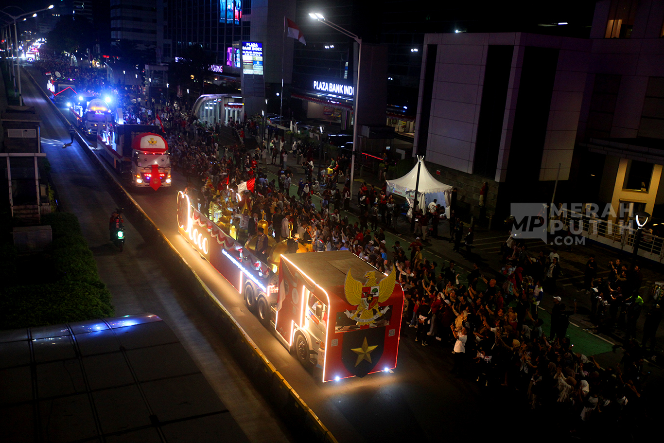 Semarak Karnaval Kendaraan Hias Peringati HUT Ke-80 Kemerdekaan RI di Bundaran HI Jakarta