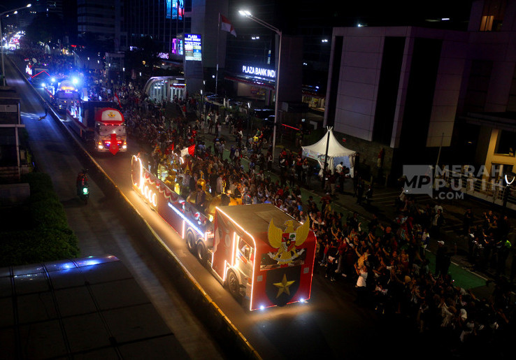 Semarak Karnaval Kendaraan Hias Peringati HUT Ke-80 Kemerdekaan RI di Bundaran HI Jakarta