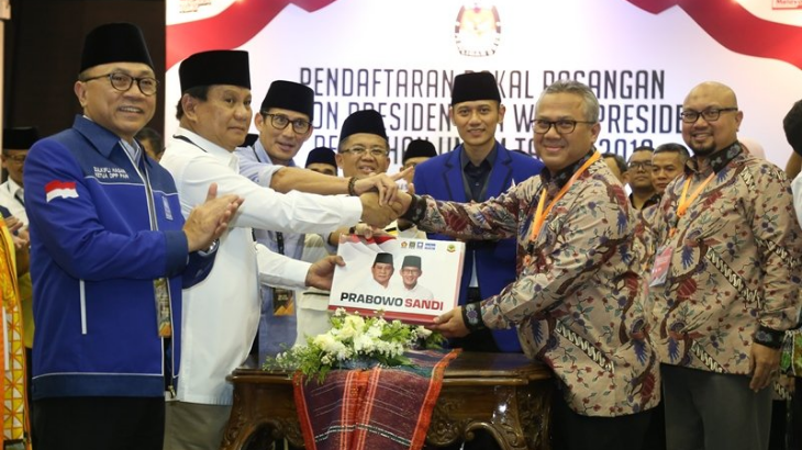 Prabowo-Sandiaga di Kantor KPU