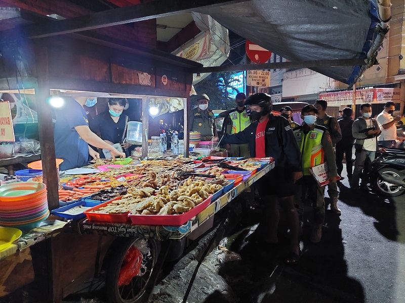 Angkringan. (Foto: Ismail)