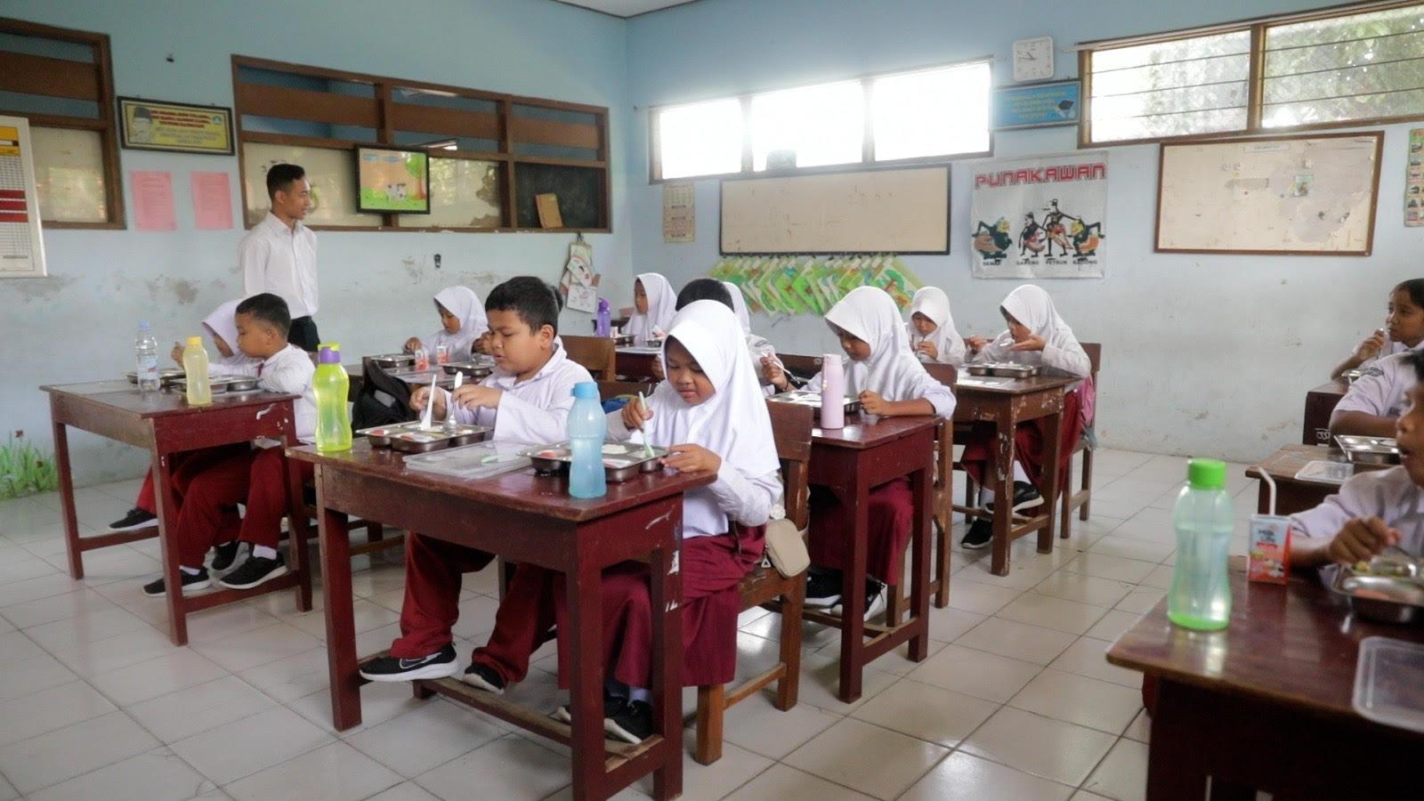 Siswa SD di Boyolali Nikmati Makan Bergizi Gratis: Bisa Hemat Uang