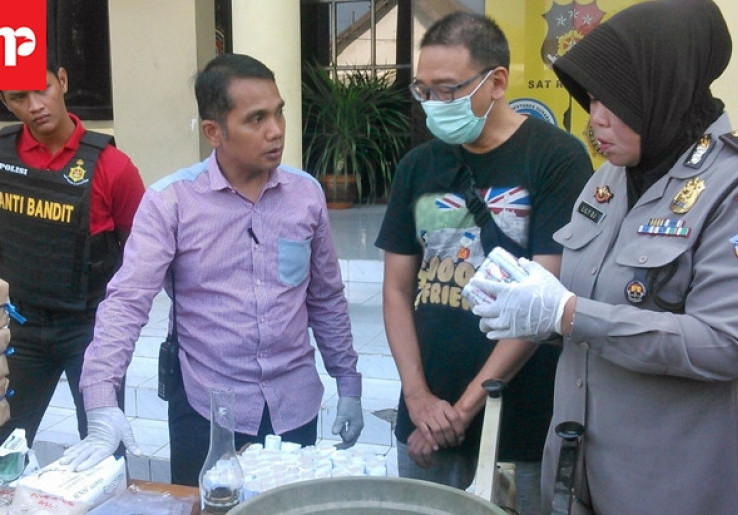 Sudah Setahun, Jefri Edarkan Merica Palsu Campuran dari Nasi Aking di Surabaya  