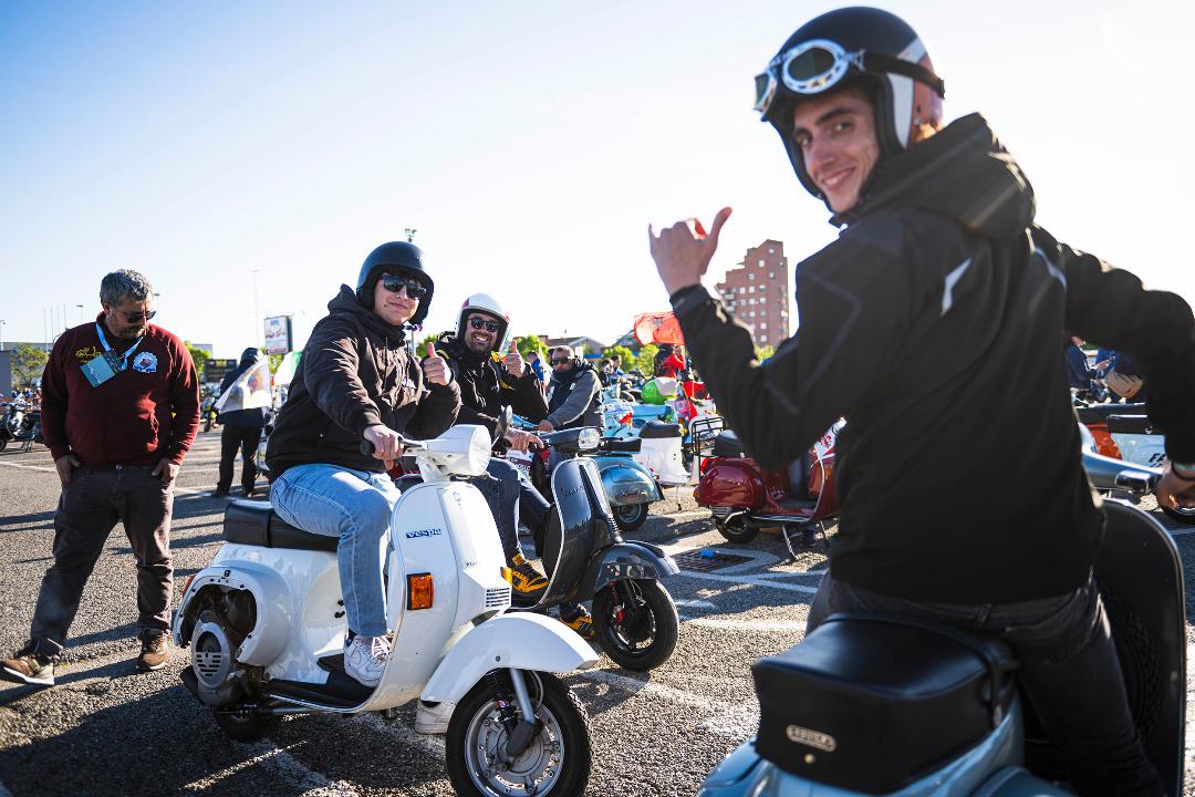 Vespa World Days 2024 Diramaikan 30 Ribu Vespanisti