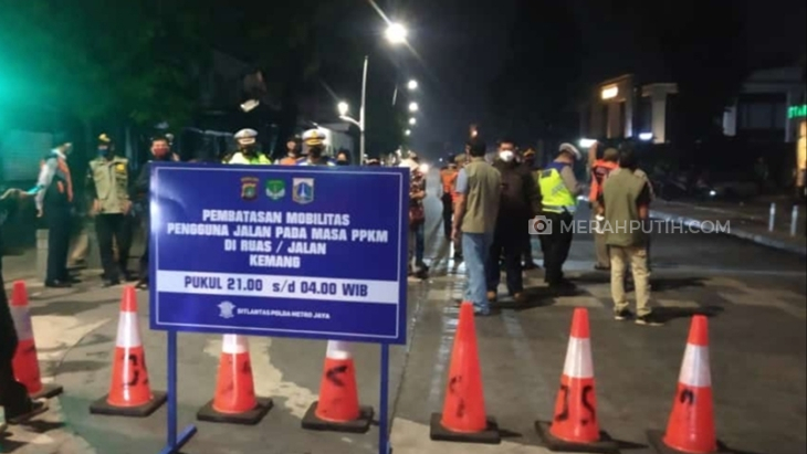 Terkait Jam Malam, Ini Jalan-Jalan di Jakarta Terkena Penyekatan