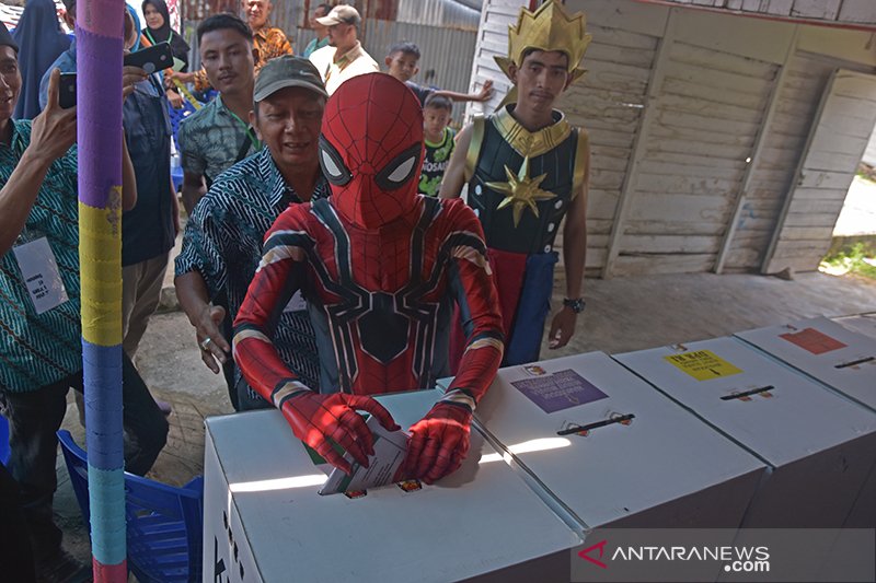 Para Superhero Dunia Ikut Meriahkan Pemilu Indonesia 2019